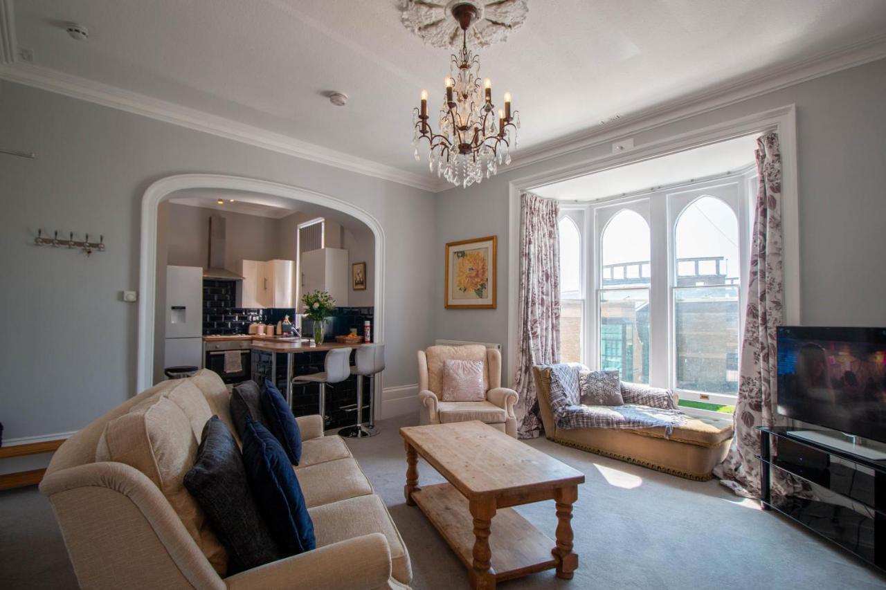 Grand 2 Bed Georgian Apartment At Florence House With King Bed, In The Heart Of Herne Bay & 300M From Beach Dış mekan fotoğraf